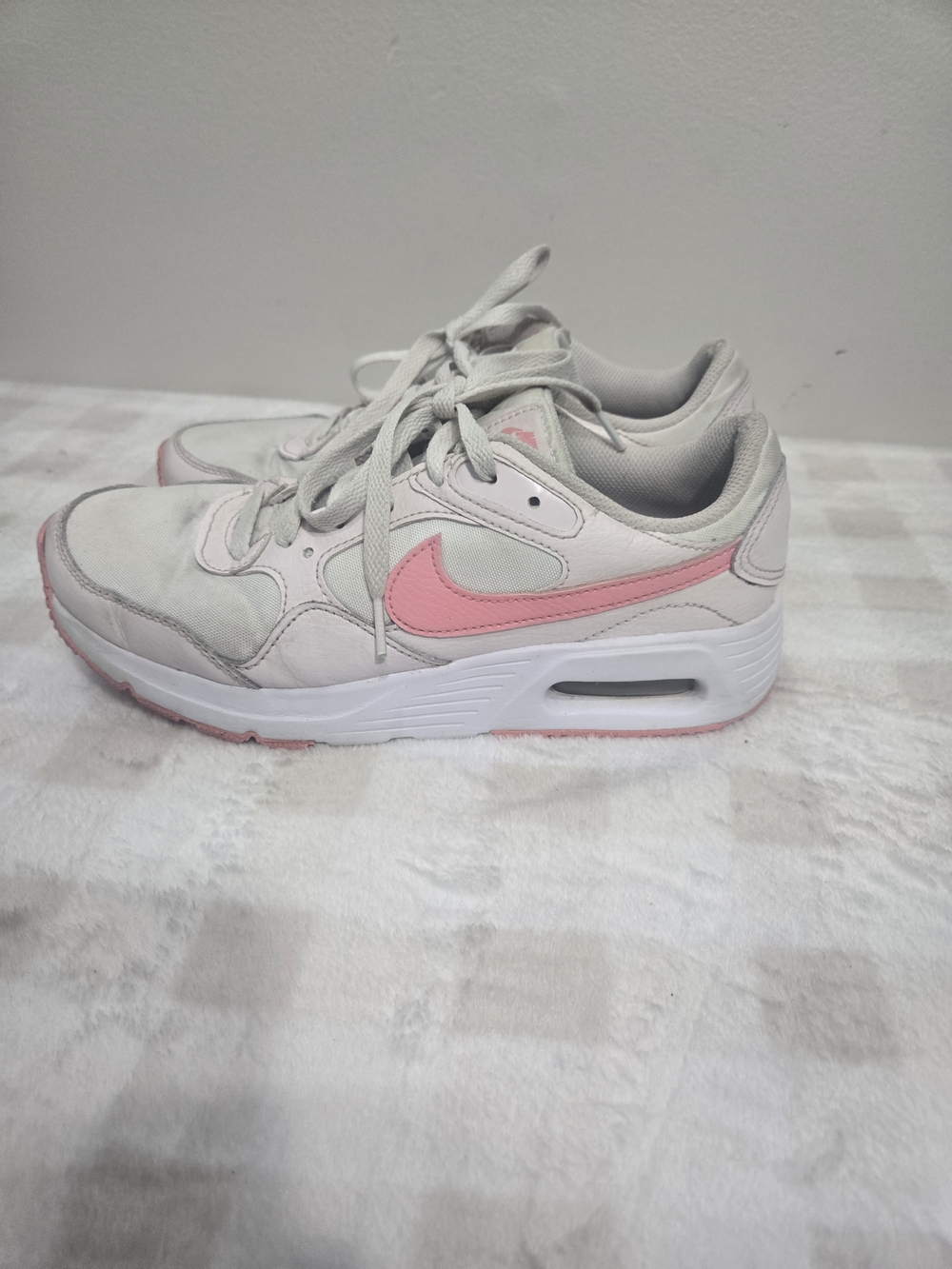 Nike Air Women’s Lace-Up Athletic Sneakers Low Top White Pink  8